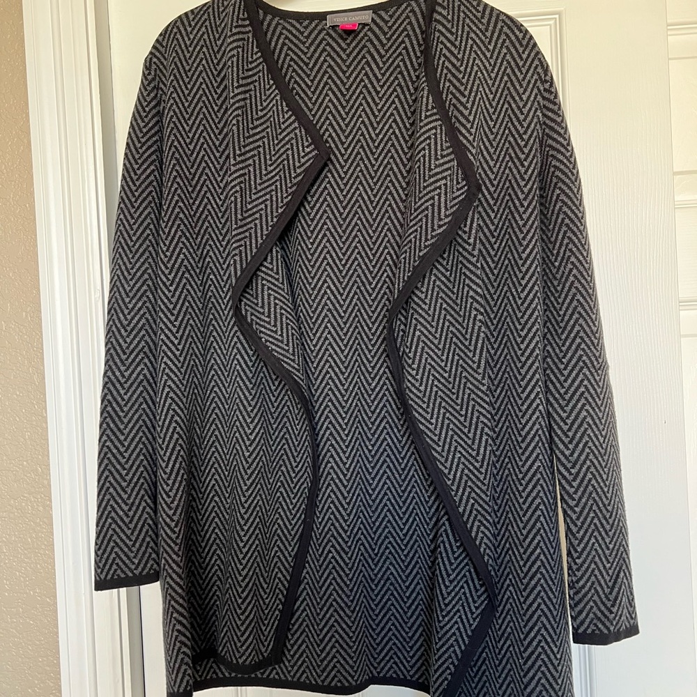 Vince Camuto Black and Gray Chevron Cape